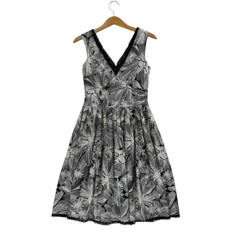 Adrianna Papell Black Ivory Floral Fit & Flare Dress Women’s Size 6 Lace V-Neck - Picture 2 of 10